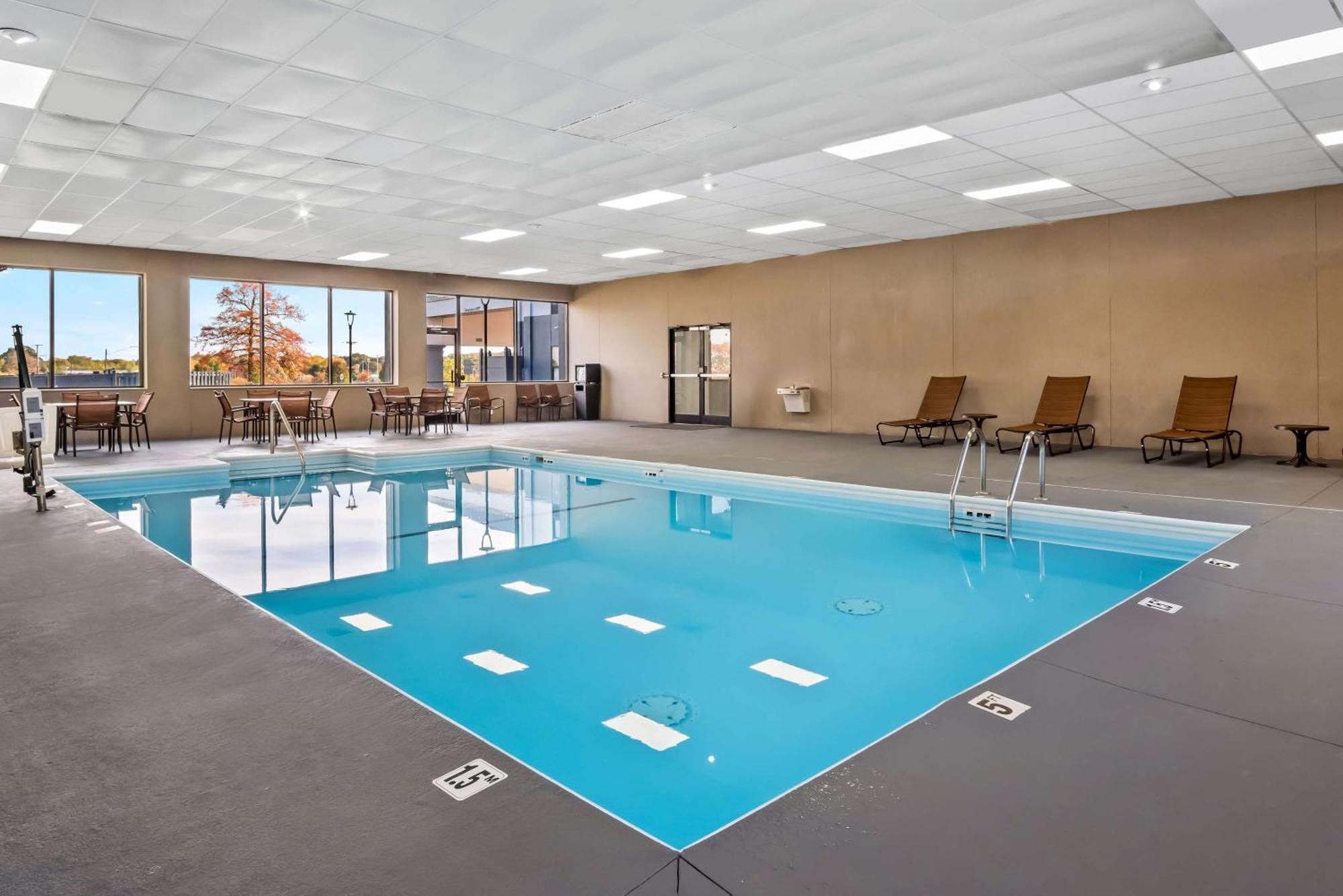 Surestay Plus Hotel By Best Western Stevensville St Joseph Εξωτερικό φωτογραφία