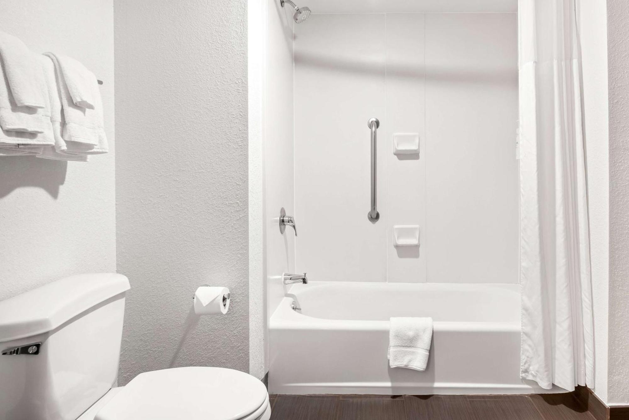 Surestay Plus Hotel By Best Western Stevensville St Joseph Εξωτερικό φωτογραφία