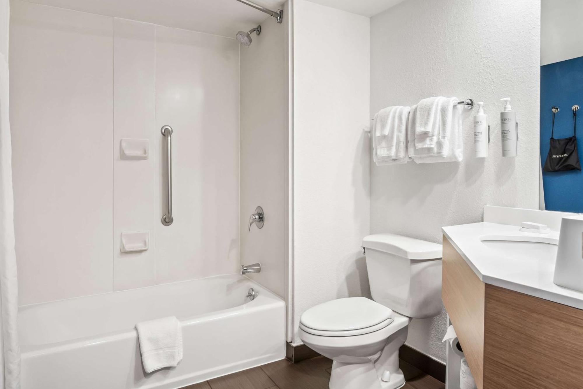 Surestay Plus Hotel By Best Western Stevensville St Joseph Εξωτερικό φωτογραφία