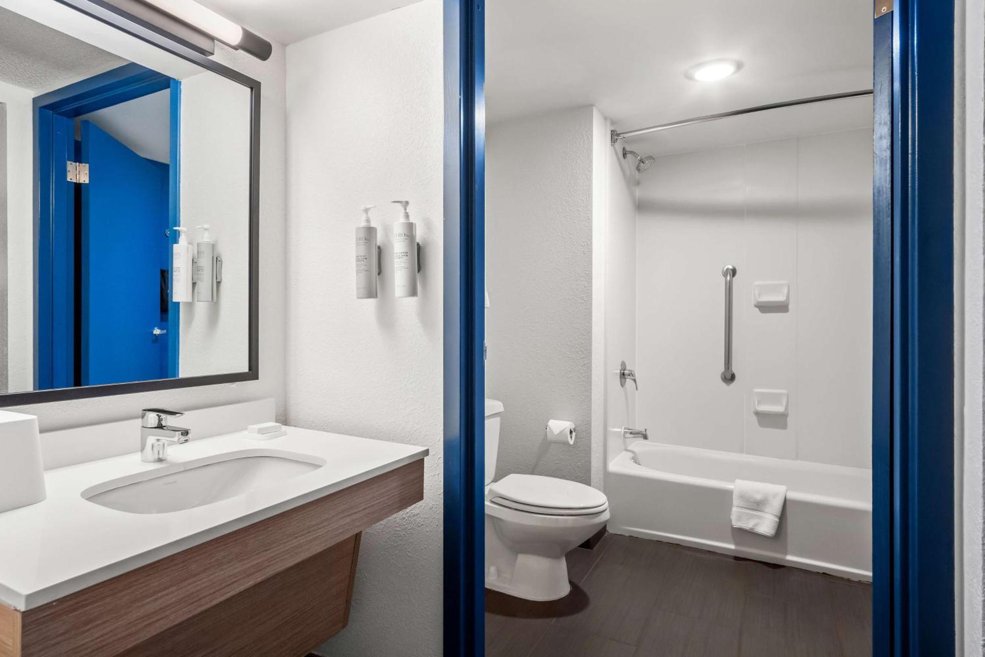 Surestay Plus Hotel By Best Western Stevensville St Joseph Εξωτερικό φωτογραφία
