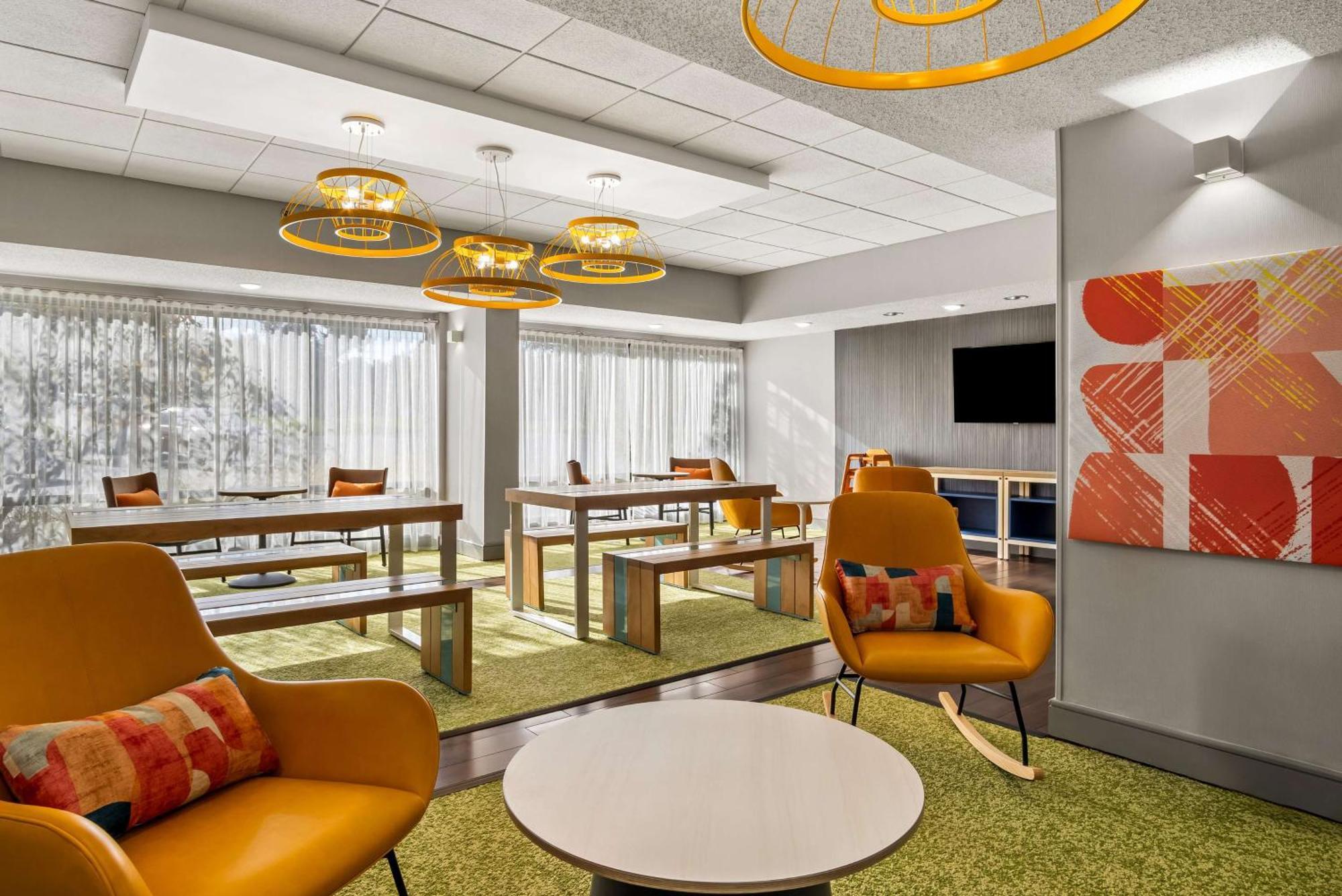 Surestay Plus Hotel By Best Western Stevensville St Joseph Εξωτερικό φωτογραφία