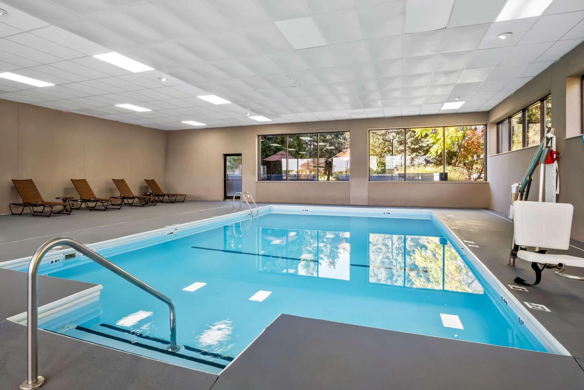 Surestay Plus Hotel By Best Western Stevensville St Joseph Εξωτερικό φωτογραφία